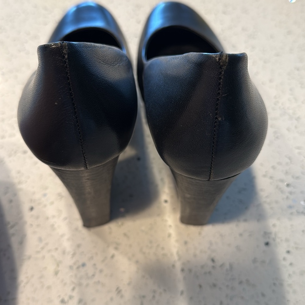 Trouve Black Classic Heels - Picture 3 of 8